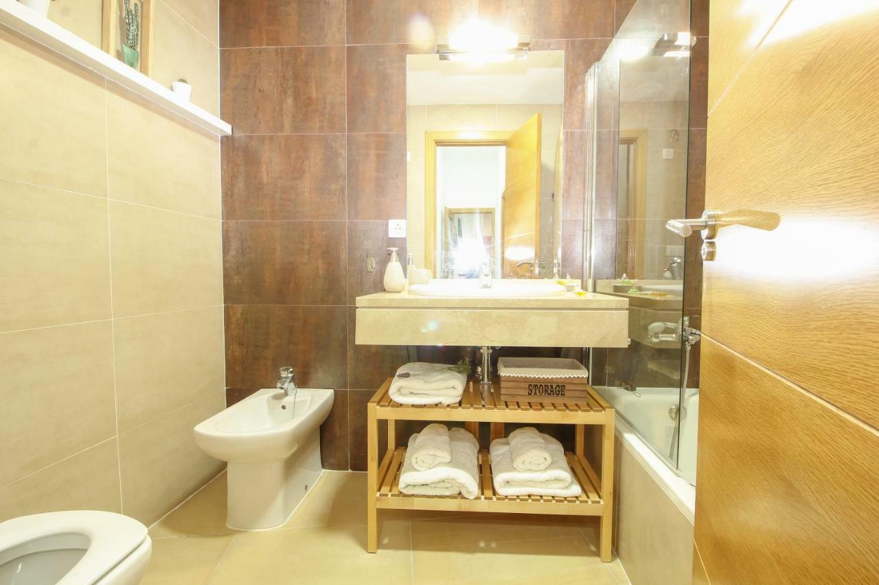 Apartamento San Julian Siviglia Esterno foto