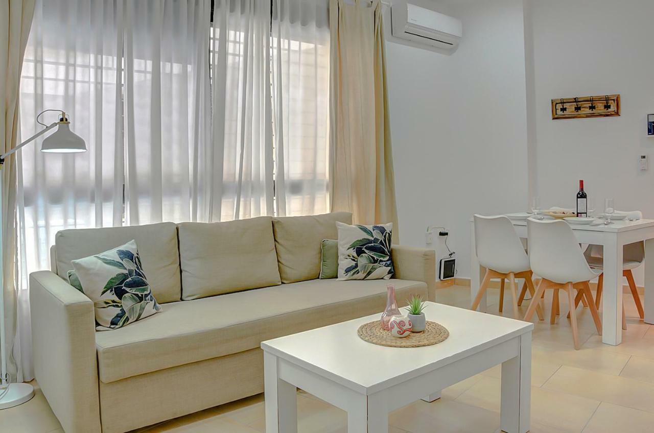 Apartamento San Julian Siviglia Esterno foto